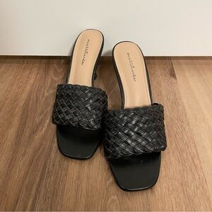 Woven Slide Sandals in Black Size 7